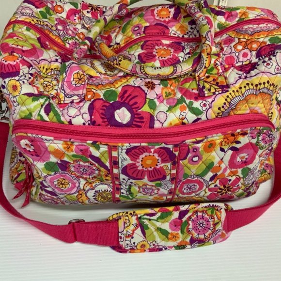 SOLD! VERA BRADLEY Large Travel Duffel Bag - Picture 11 of 12